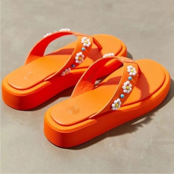 NWT Urban Outfitters Embellished Thong Flip Flops Sandals in Orange - Picture 1 of 7